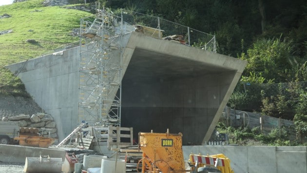 50 Arbeiter mussten aus dem Tunnel evakuiert werden – Archivbild. (Bild: Birbaumer Christof)