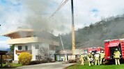 Die Baustelle des Hauses war in Rauchschwaden gehüllt.