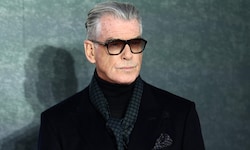 Pierce Brosnan zeigt sich stilsicher am roten Teppich.