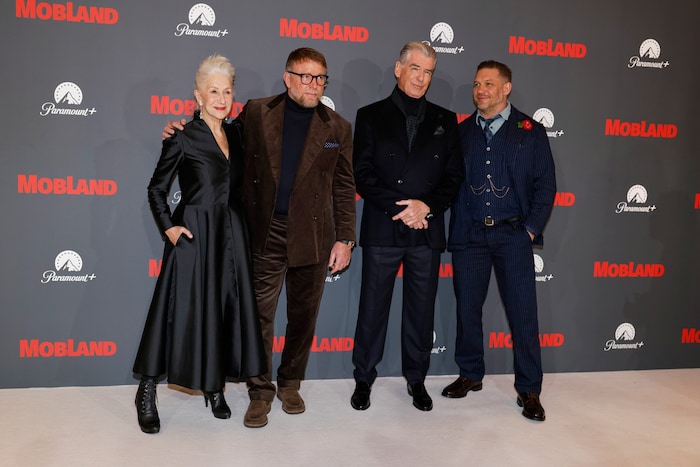 Helen Mirren (von links), Regisseur Guy Ritchie, Pierce Brosnan und Tom Hardy posieren für die ...
