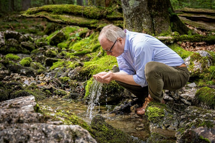 Landesvize Stephan Pernkopf vertraut der heimischen Wasserqualiät.