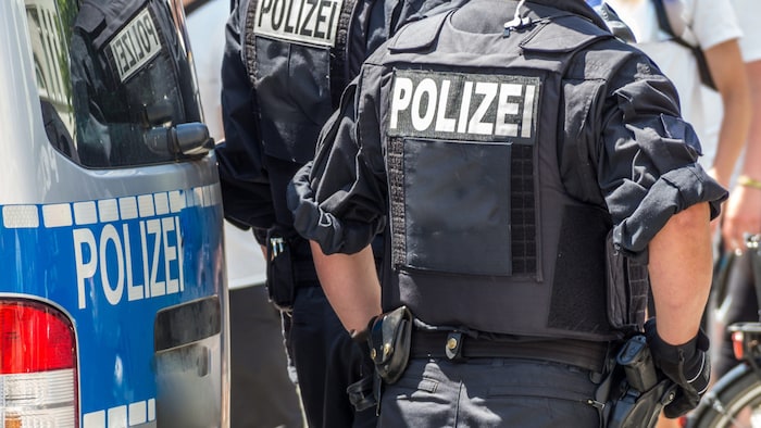 Die Einsatzkräfte sind aktuell vor Ort. (Symbolbild)