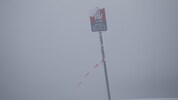 Die Skifahrerin war bei dichtem Nebel über den Pistenrand hinausgeraten (Symbolbild).
