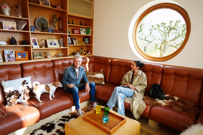 Zu unserem Interview gesellte sich auch Jack Russell Terrier Joppy! 