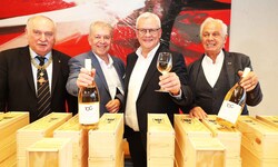 Verkostung: Weinritter-Generalconsul Alfred Tombor Tintera, Erwin Tinhof, Thomas Steiner und ...