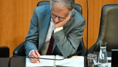 Finanzminister Marterbauer pocht auf Steuergerechtigkeit. (Bild: APA/HELMUT FOHRINGER)