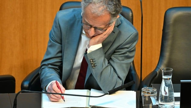 Finanzminister Marterbauer pocht auf Steuergerechtigkeit. (Bild: APA/HELMUT FOHRINGER)