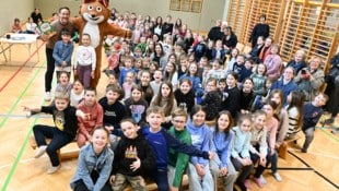 Die Schüler waren begeistert! Vor allem Theo Lesefuchs war der Star der Kinder! „Ich hab mich so ...