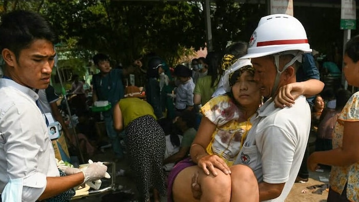 Helfer vom Roten Kreuz Myanmar im Einsatz