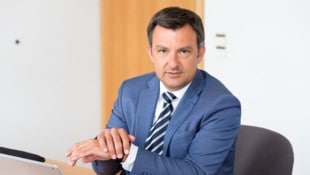 Nicht viel zu lachen hat Bürgermeister Martin Staudinger in Hard.  (Bild: Mathis Fotografie)