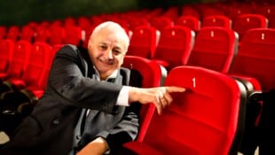 Peter Pienz im Metro Kino in Bregenz. Dass das Kino nun tatsächlich geschlossen wird, tut vielen weh. (Bild: Mathis Fotografie)