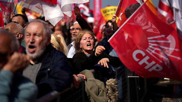 Protest gegen die Verhaftung des Istanbuler Bürgermeisters Ekrem Imamoglu