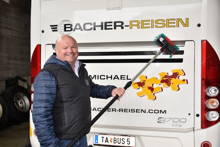 „Die Preise sind eine Frechheit“, sagt Reisebus-Chef Christian Bacher.