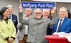 In Unterbergen hat Wolfgang Puck nun einen eigenen, nach ihm benannten Platz.