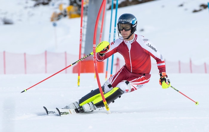 In Bild aus „alten Zeiten“: Lukas Feurstein beim Slalomtraining in der Zürser Flexenarena im ...