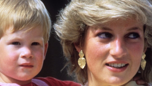 Prinzessin Diana mit ihrem kleinen Sohn Harry