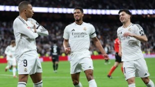 Ein Doppelpack von Kylian Mbappe (links) erlöste Real Madrid. 