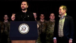 US-Vizepräsident J.D. Vance besuchte gemeinsam mit dem Nationalen Sicherheitsberater Mike Waltz ...