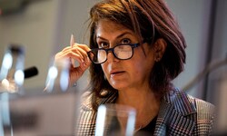 Hind Kabawat ist Christin und syrisch-kanadische Staatsbürgerin.