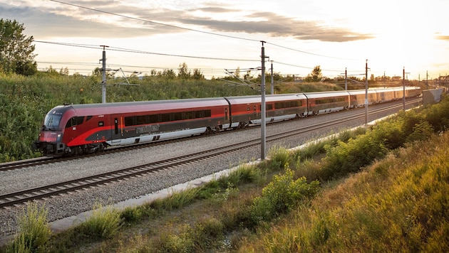 Es werde zu „Einschränkungen im Fern- und Nahverkehr“ kommen, teilten die ÖBB mit. (Bild: Harald Eisenberger)