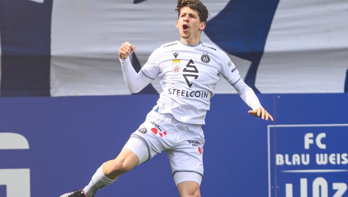 Dominik Fitz jubelt nach seinem Führungstreffer zum 1:0 für die Austria.