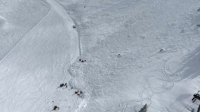 Am Steinbergkogel in Kitzbühel löste sich am Sonntag im freien Gelände eine Lawine, die eine ...