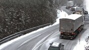 Vor allem der Fernpass war Montagfrüh ein winterliches „Problemkind“.