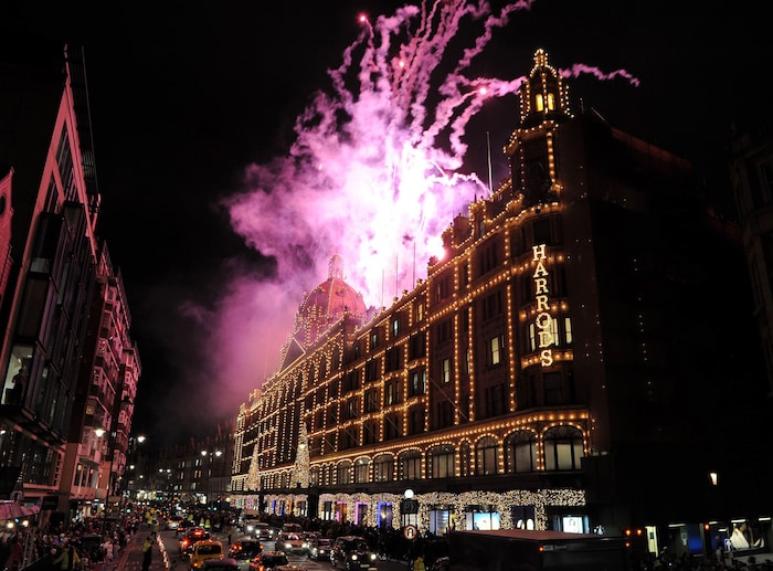 Harrods in London ist eines der berühmtesten Warenhäuser der Welt.