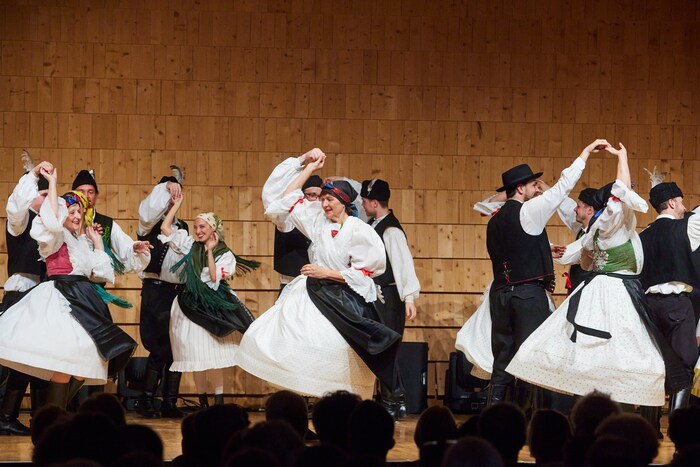 2024 begeisterte „Tanz.Kolo.Dabke – Musik verbindet!“ ebenso wie. . .
