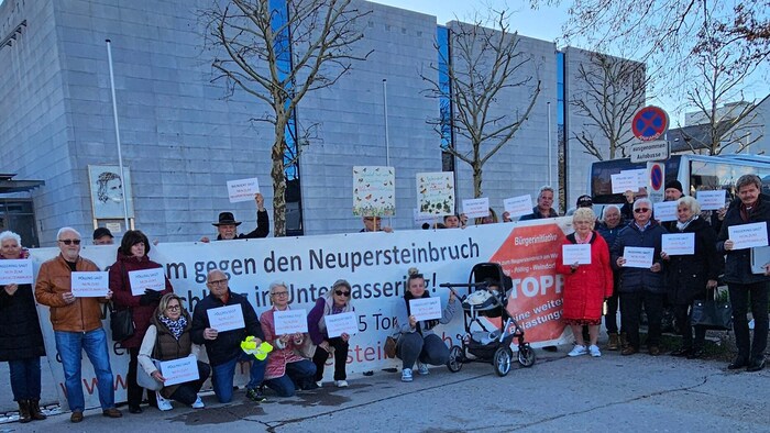 150 Personen nahmen an der Protestkundgebung in Klagenfurt teil.