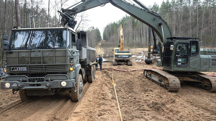 Hunderte Soldaten und Rettungskräfte beteiligten sich an dem Rettungseinsatz in Pabrade.