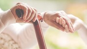 Die Befragung zeigt: Wer nicht tagtäglich mit Demenz konfrontiert ist, sieht die Krankheit wohl ...