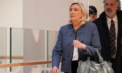 Die französische Rechtspopulistin Marine Le Pen darf wegen der Veruntreuung öffentlicher Gelder ...