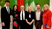 Alexander, Gelila und Wolfgang Puck mit Ingrid Flick, Byron Puck und Eva Keferböck (v. li.), die ...