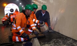 Bis zu 250 Arbeiter werken täglich in den Tunneln.