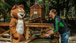 Leseonkel Christian und ich hatten einen riesen Spaß beim Goldwaschen im Park. 