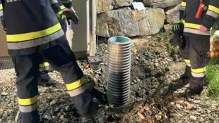 Aus diesem Rohr musste das Kind gerettet werden.