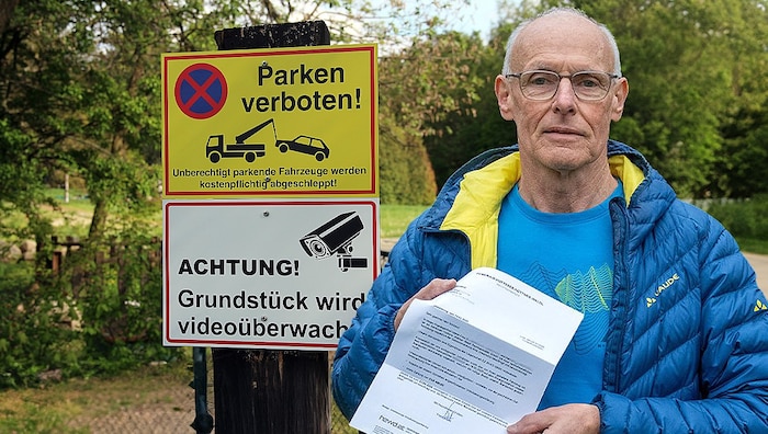 Günther Schinko ärgert sich über die nicht nachvollziehbar hohe Strafe des kurzen Stopps auf ...