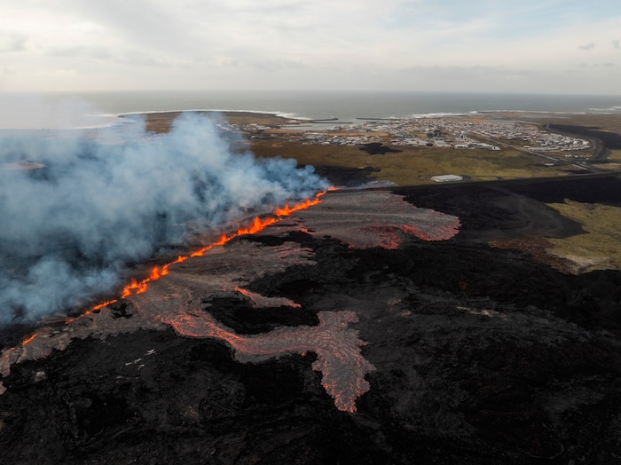 Die auf der Halbinsel Reykjanes gelegene Gemeinde wurde bereits vor einem Jahr weitgehend ...