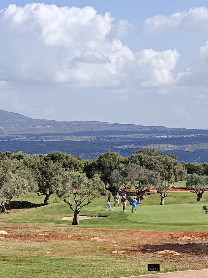 ... und vier Golfplätze