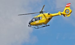 Christophorus 1 flog das Unfallopfer in die Klinik Innsbruck. (Symbolbild)