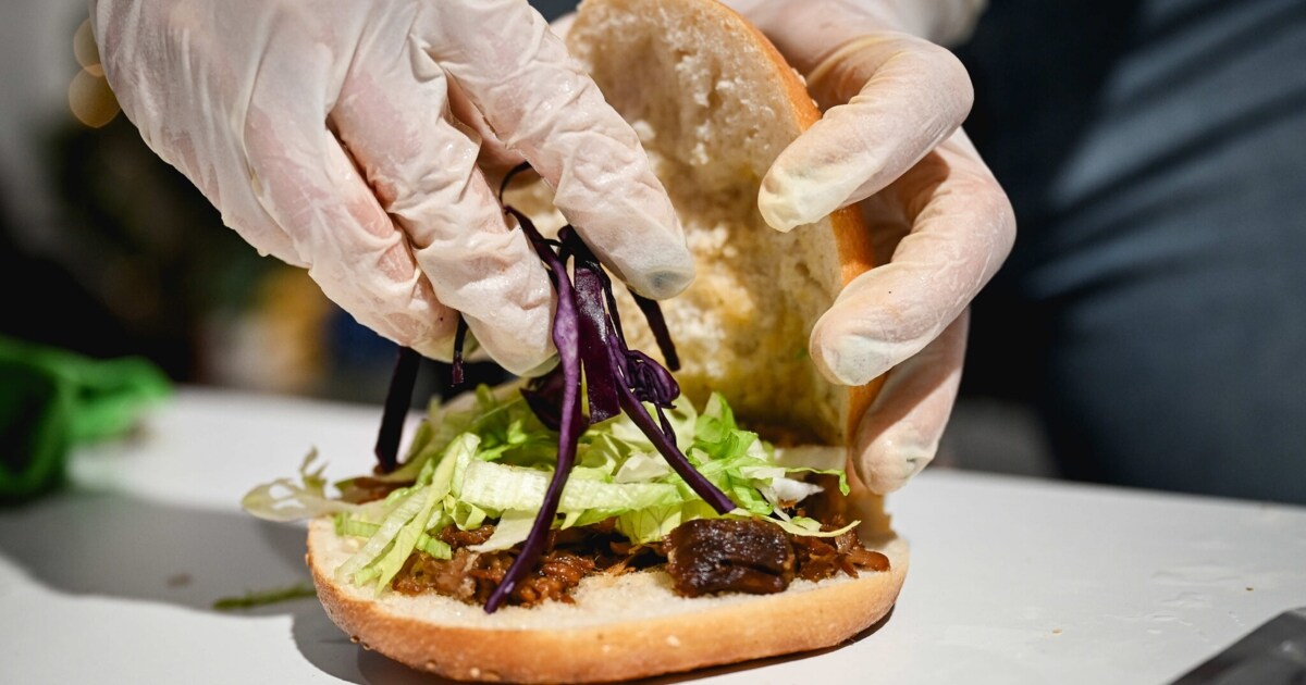 Kebap statt süße Kugel - Beliebtes Eis-Geschäft in Dönerbude ...