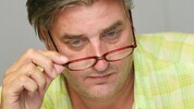 Ein Tiroler versteht die Welt nicht mehr, er musste seine Brille plötzlich selbst bezahlen.