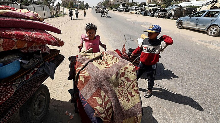 Und schon wieder müssen Palästinenser vor den Kämpfen im Gazastreifen fliehen.