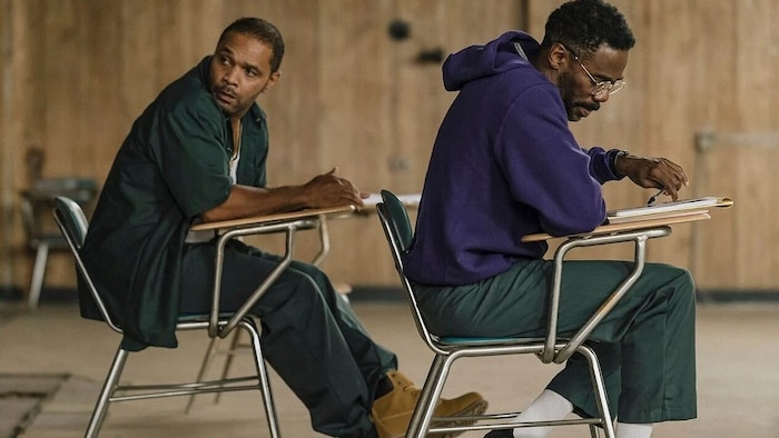 John (Colman Domingo, re.) ist des Mordes beschuldigt und muss in den Hochsicherheitstrakt in ...