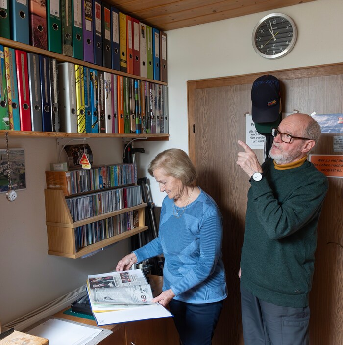Im Foto-Zimmer: Alles ist fein säuberlich in Ordnern, Kisten und Kästen aufbewahrt.