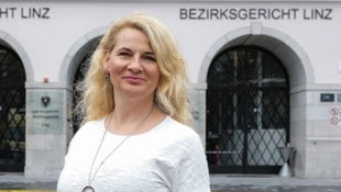 Monika Ring bekämpft ihre fristlose Entlassung als Lehrerin. Dazu versuchte sie nun Einsicht in ihren Personalakt zu nehmen, blitzte aber ab. (Bild: Horst Einöder/Flashpictures)