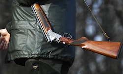 Der Schuss löste sich aus einem Gewehr.