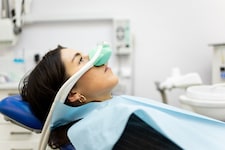 Speziell für Patienten, deren Depression nicht auf die üblichen Medikamente anspricht, kann die nicht traditionelle Behandlung mit Lachgas eine Option darstellen. (Bild: adobe.stock.com)