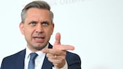 „Handelspolitik eignet sich nicht für Showprogramme“, wetterte Minister Hattmannsdorfer am ...